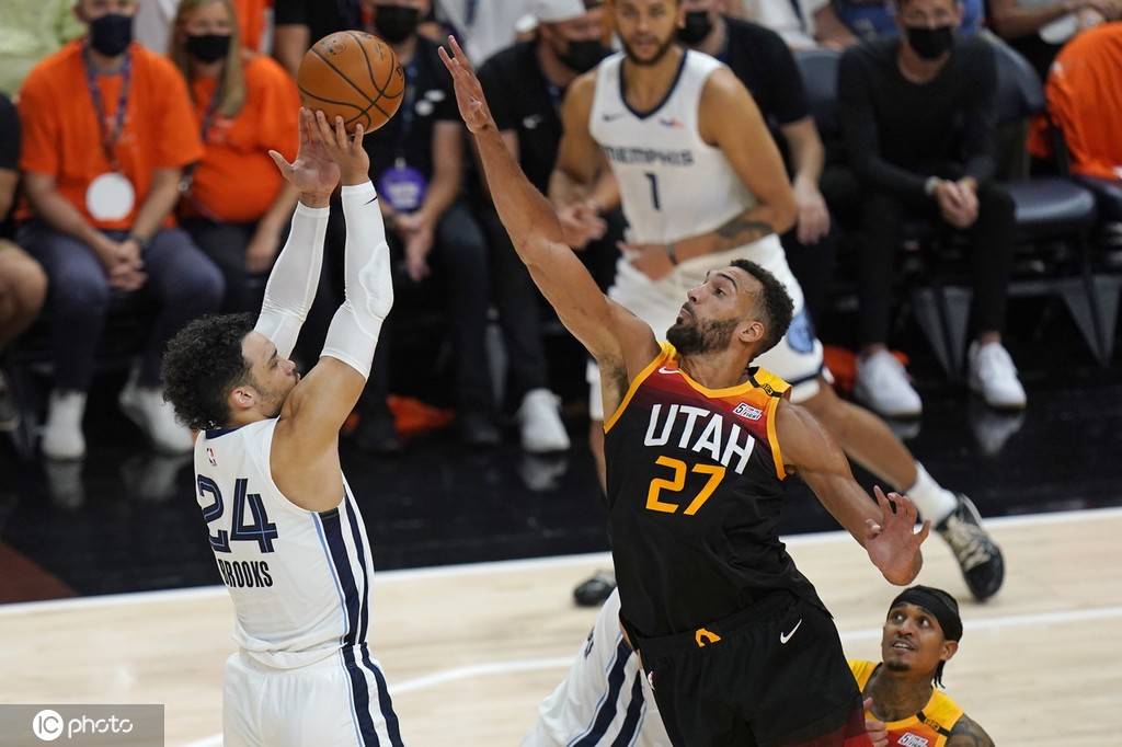 国王强势公牛,萨姆·米切尔送出助攻的简单介绍 国王强势公牛,萨姆·米切尔送出助攻的简单介绍