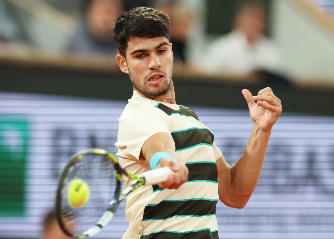 开云体育官网-世界网球队轻取法国网球队，阿尔卡拉斯三分雨点燃全场