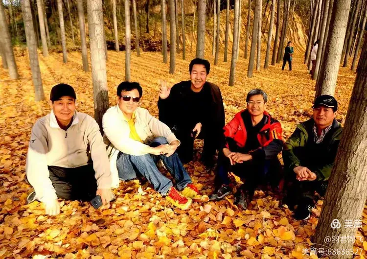 开云平台-包含经典之战！金光闪闪的比赛蔚为壮观的词条