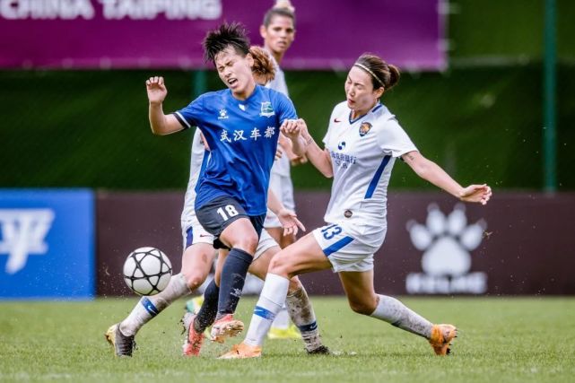 羊德队在比赛中展现出强大的进攻火力 羊德队在比赛中展现出强大的进攻火力