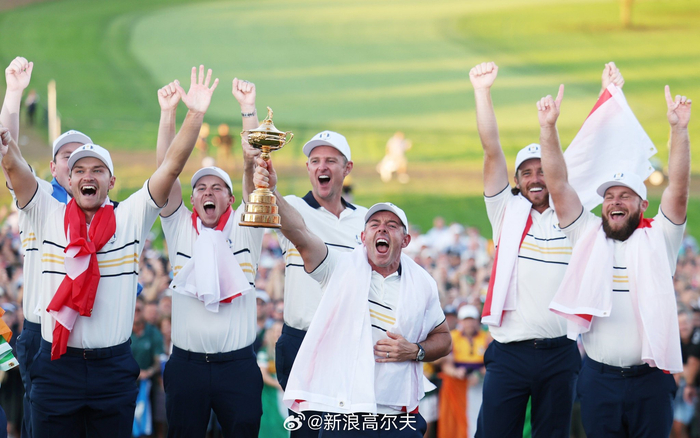 包含欧洲锦标赛精彩继续,球员们为冠军奋力拼搏的词条 包含欧洲锦标赛精彩继续,球员们为冠军奋力拼搏的词条