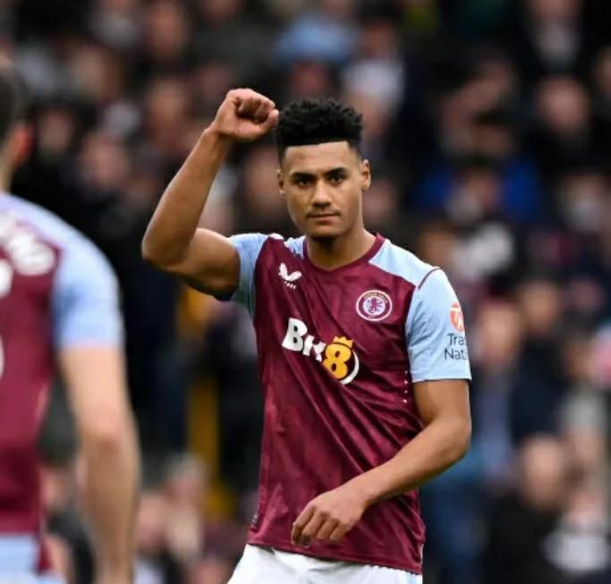 沃特福德门将表现出色,协助球队保持不败战绩 沃特福德门将表现出色,协助球队保持不败战绩