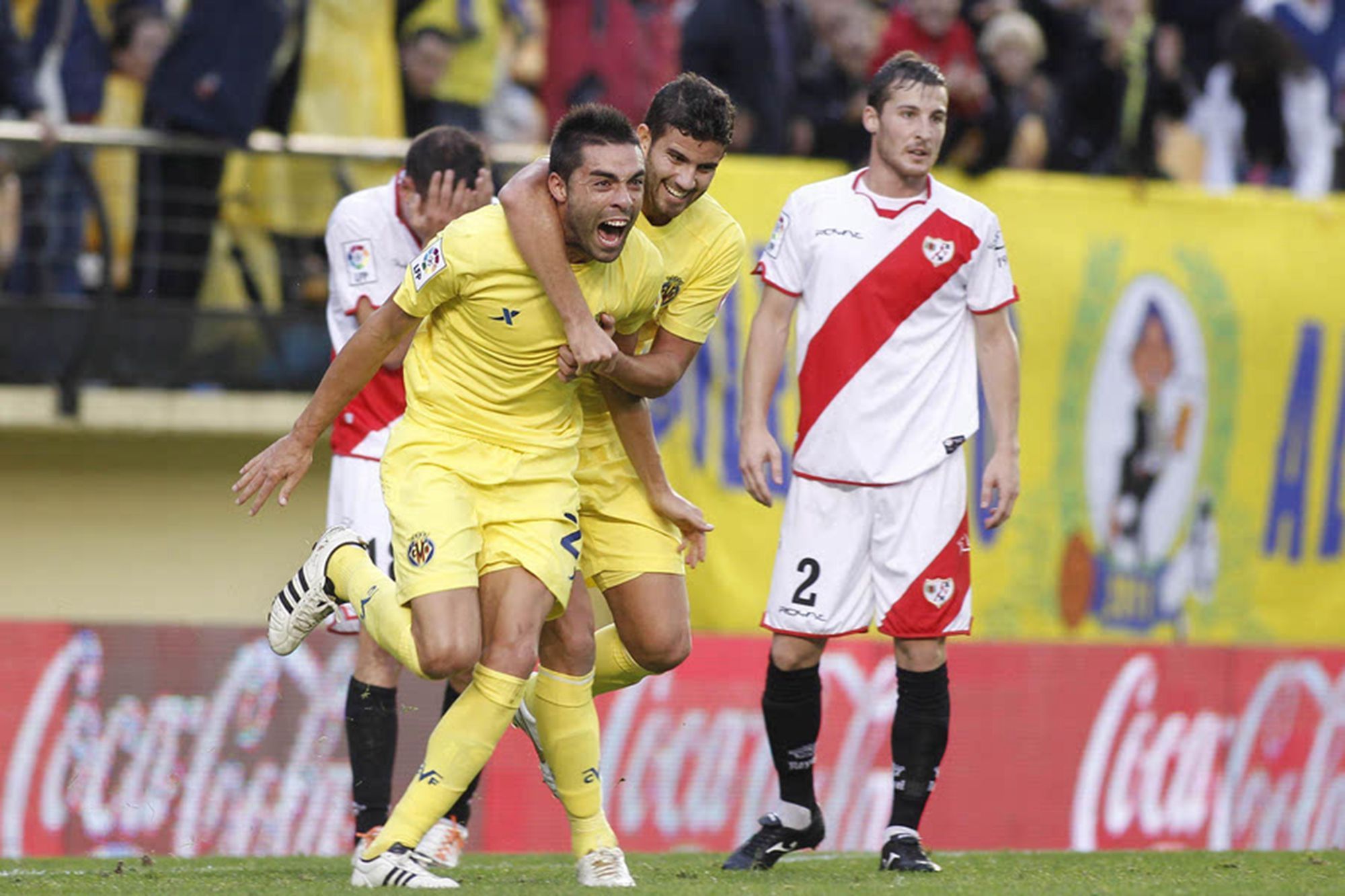 关于比利亚雷亚尔前锋突围得手,为球队赢得胜利的信息 关于比利亚雷亚尔前锋突围得手,为球队赢得胜利的信息