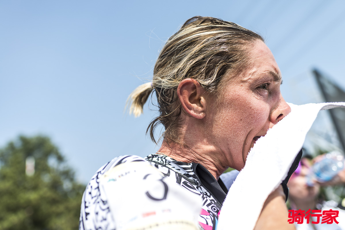 比利时自行车选手实力碾压夺冠