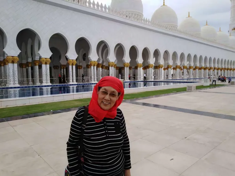 阿联酋女足球队开启训练备战,瞄准胜利 阿联酋女足球队开启训练备战,瞄准胜利