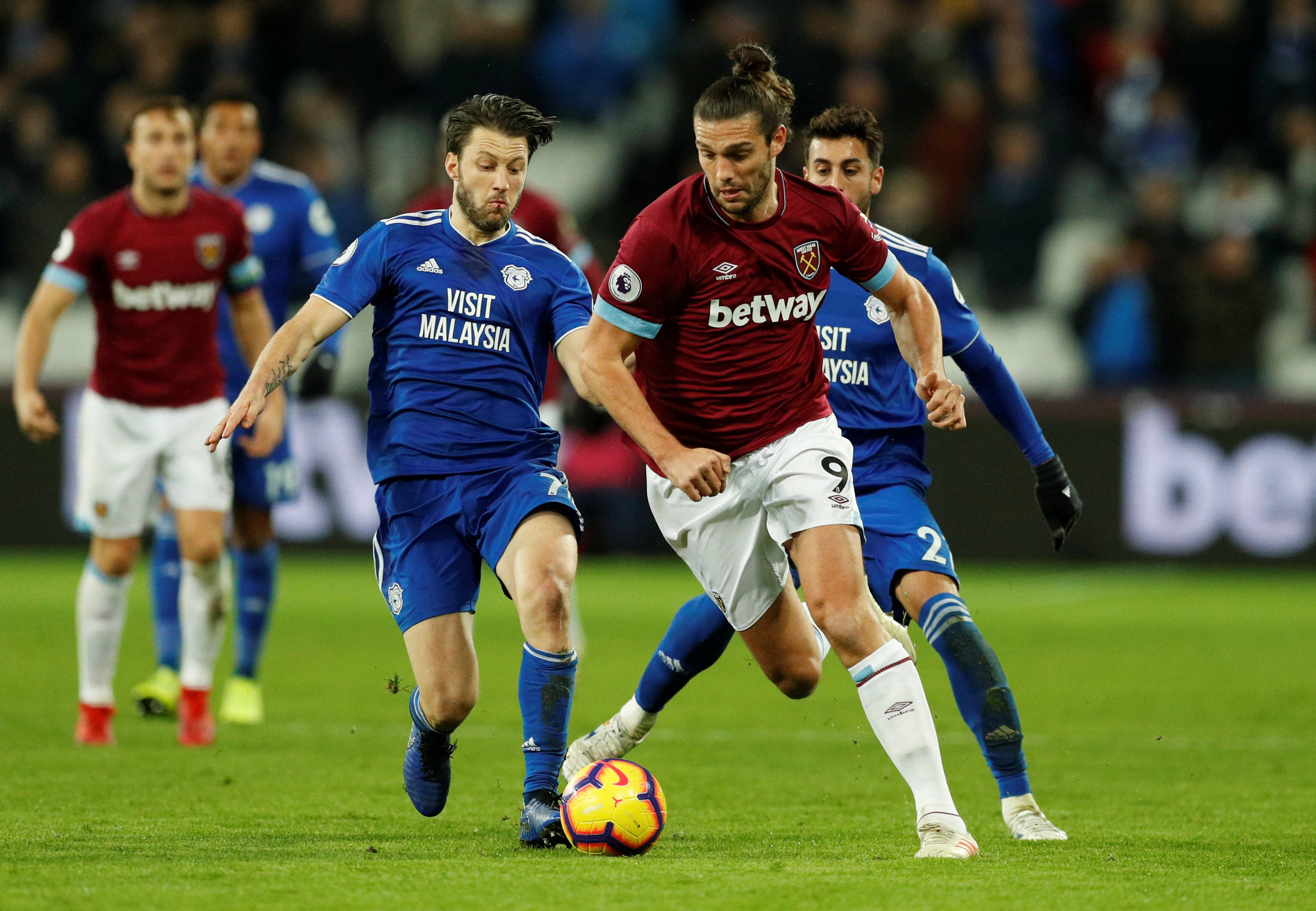 开云体育官网-包含利兹联客场告捷，保级形势趋于乐观的词条