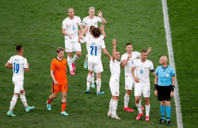 瑞典队狭路相逢乌克兰队,激战胜负难分的简单介绍 瑞典队狭路相逢乌克兰队,激战胜负难分的简单介绍