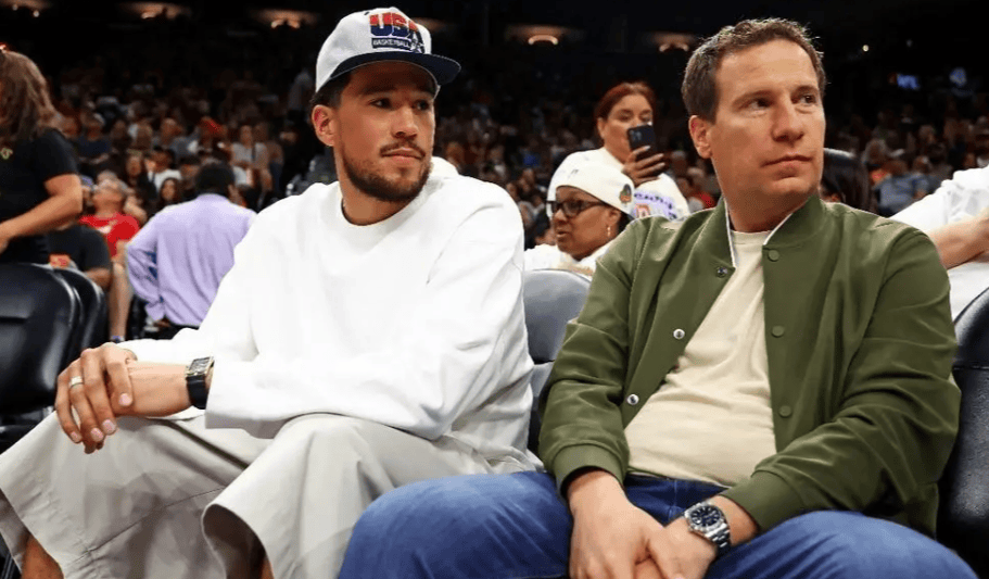 开云体育在线-包含太阳朝冲击季后赛而行，布克继续为球队拼搏的词条