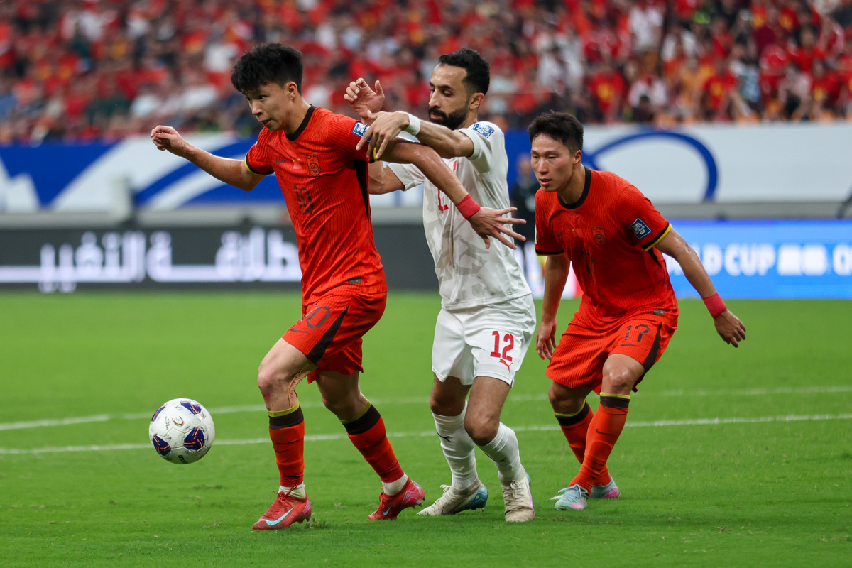 关于对手实力均衡的国内足球联赛上演激烈争夺的信息 关于对手实力均衡的国内足球联赛上演激烈争夺的信息