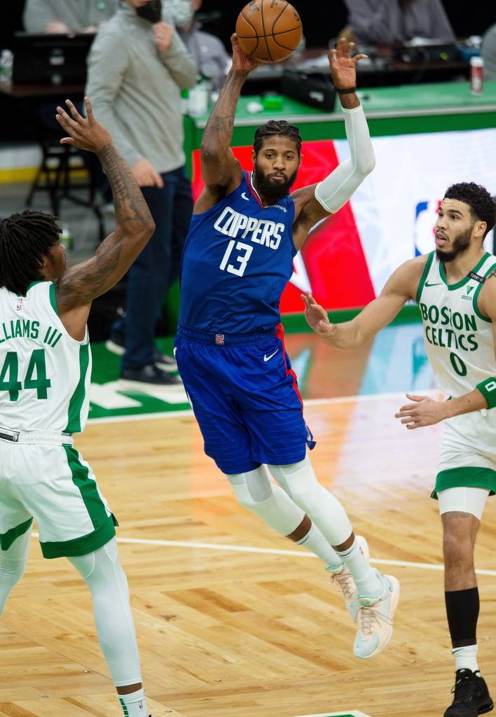 关于勇士险胜凯尔特人，乔治带队取胜的信息