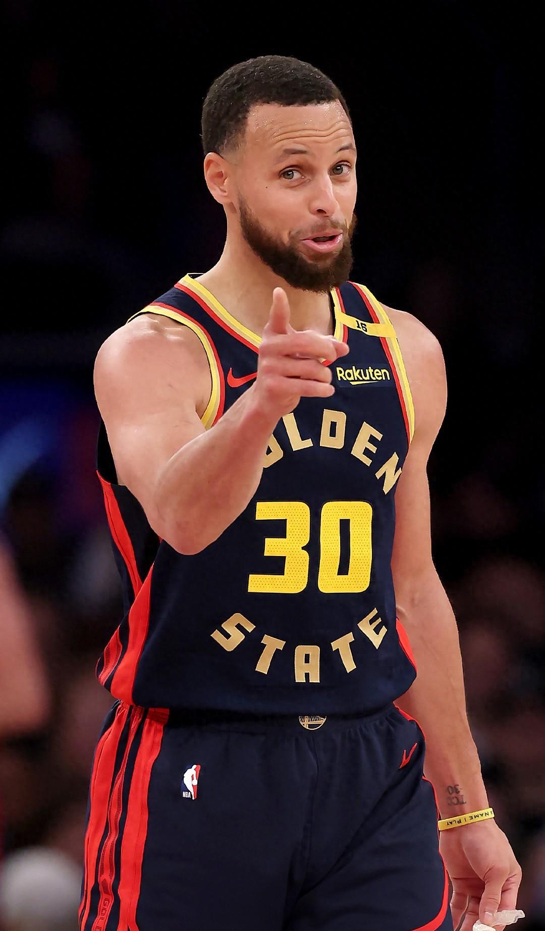 青岛队横扫76人，库里刷新纪录