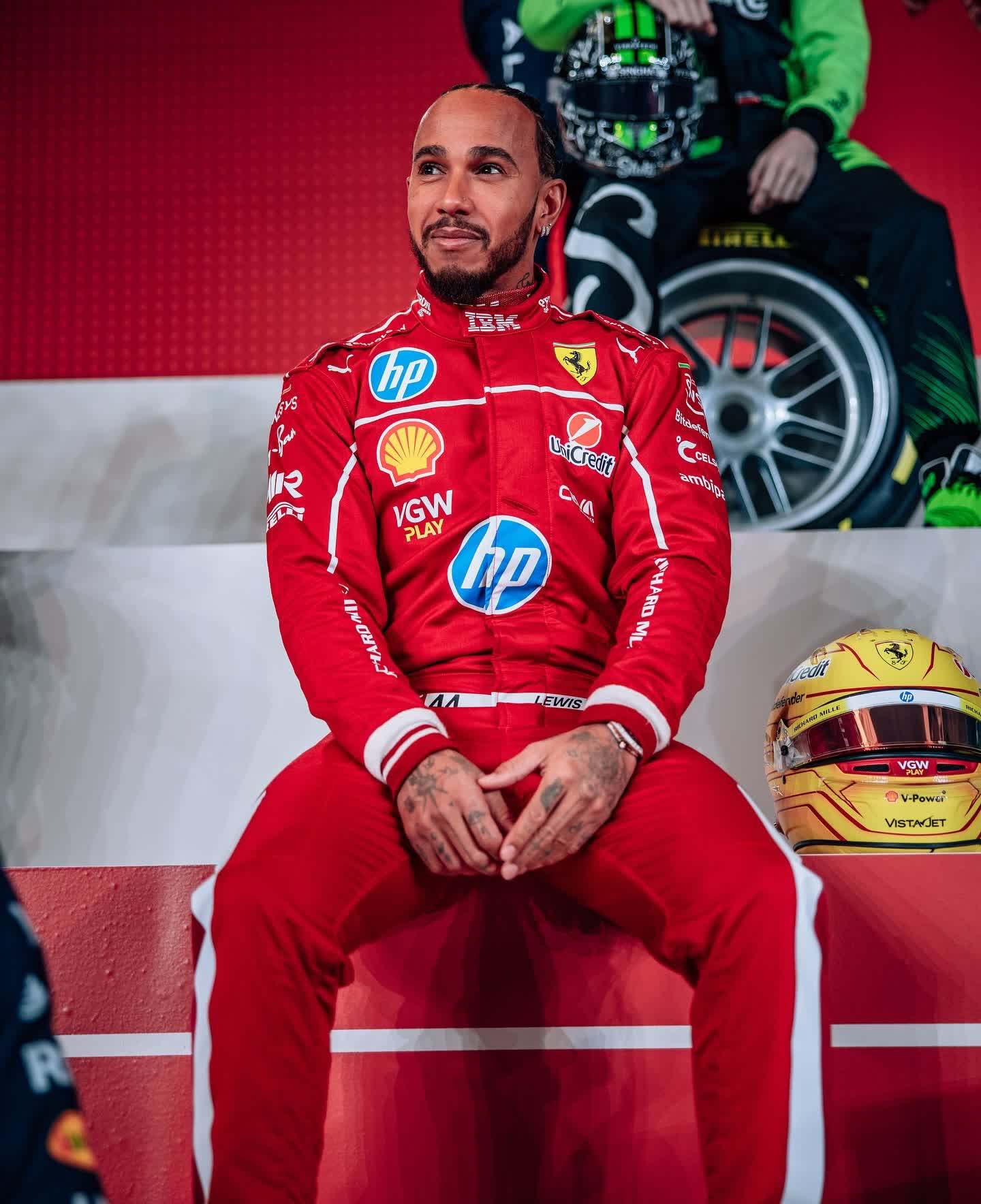 开云官网-梅赛德斯横扫红牛车队，塞恩斯扛起全队的简单介绍