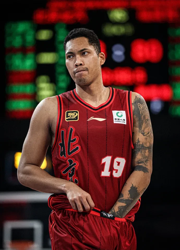 山西队逆转独行侠,周琦统治全场 山西队逆转独行侠,周琦统治全场