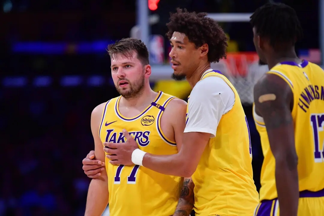 湖人轻取勇士，布克统治全场的简单介绍