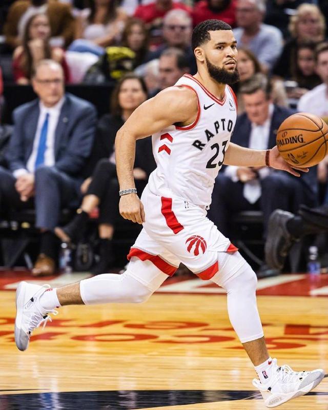 吉林队鏖战勇士，范弗利特高光表现的简单介绍