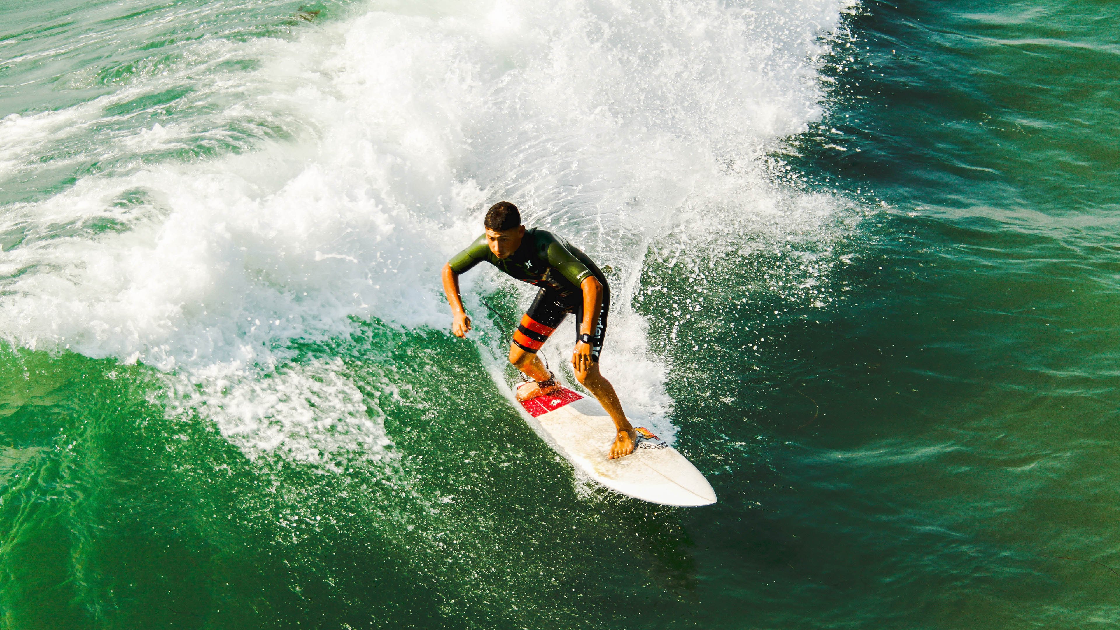 神话与风车的对决，莫德里奇在希腊强压荷兰之战中的攻防统治