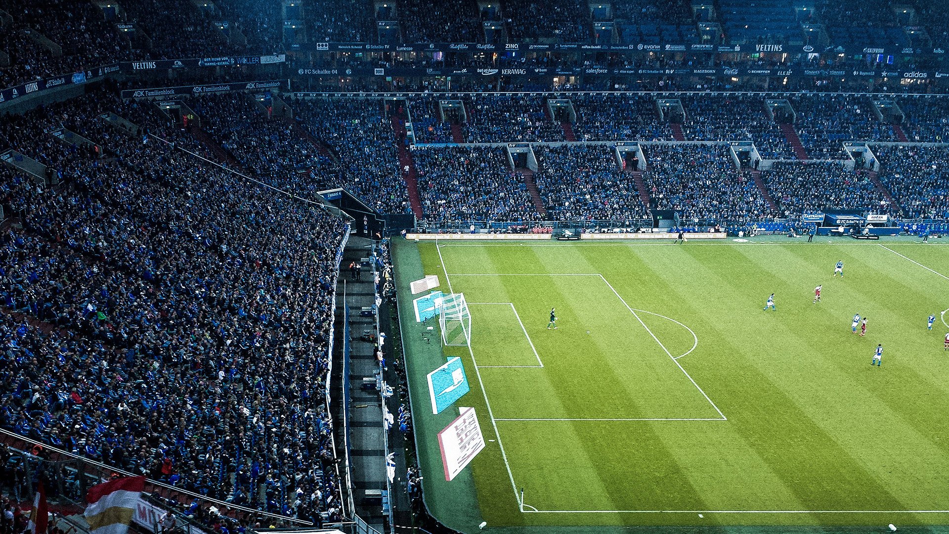 莱万一锤定音，卡塔尔力克波兰，亚洲足球的里程碑之夜