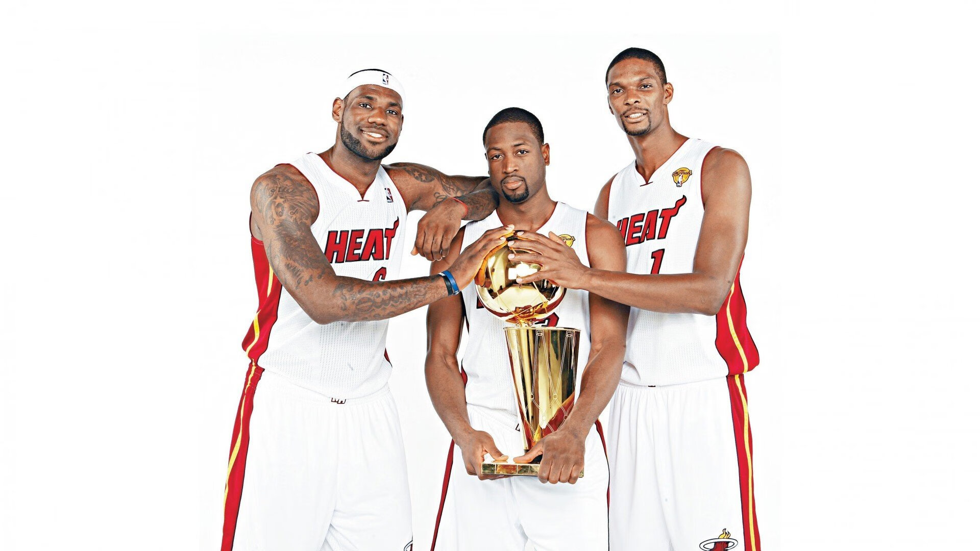 跨洋征战的王冠，萨卡关键一击助皇马在美加冕