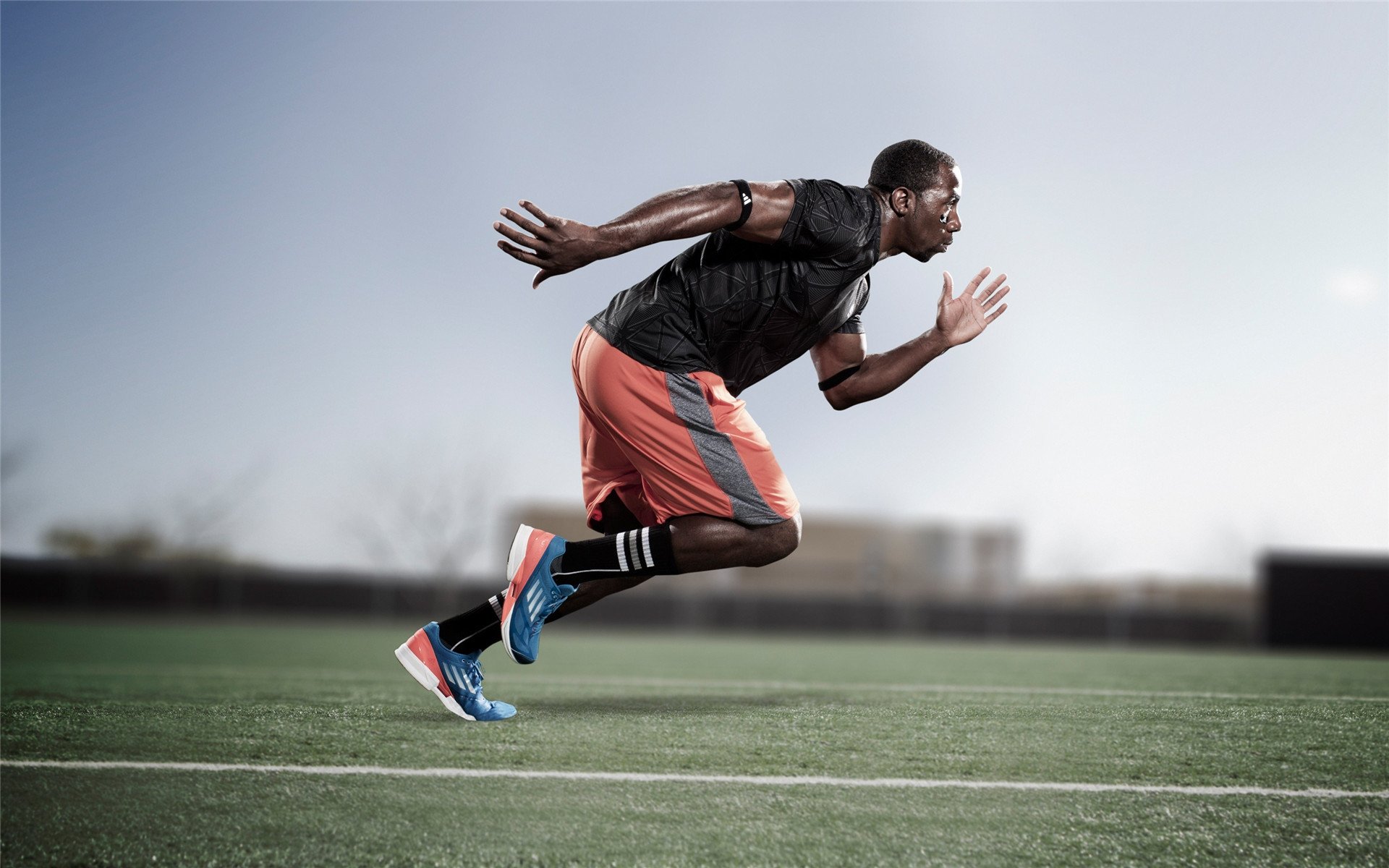 广东队力克雄鹿，利拉德状态火热