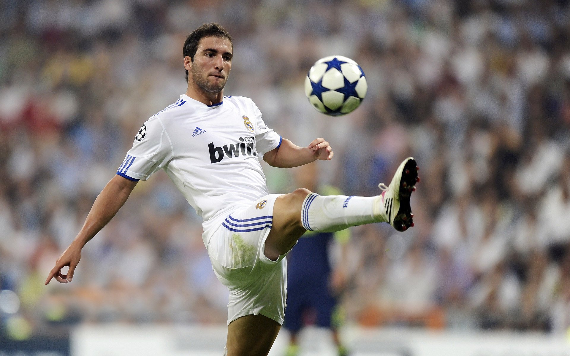 布伦森狂飙引领尼克斯碾压吉林队，状态火热诠释何为唯一性